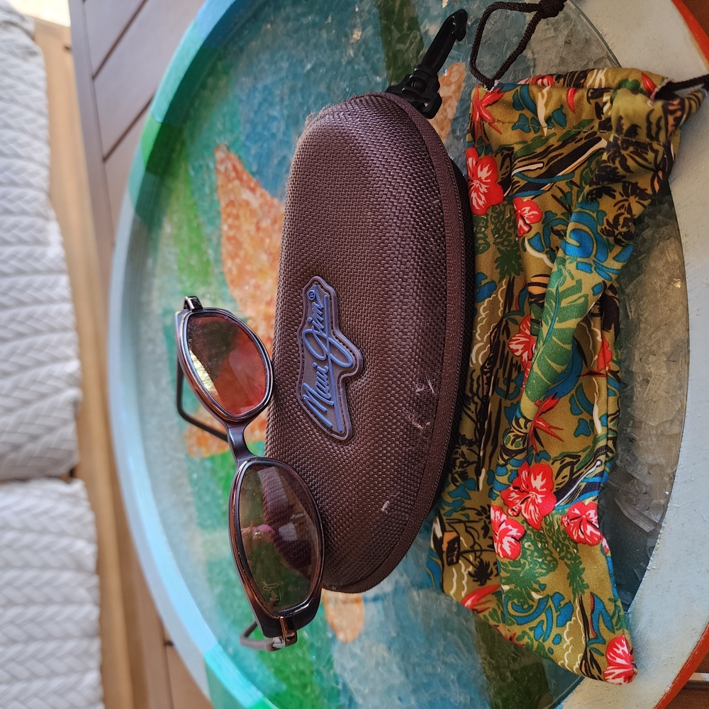 Maui Jim MJ-124 Hana Sunglasses with Case and Floral Cloth